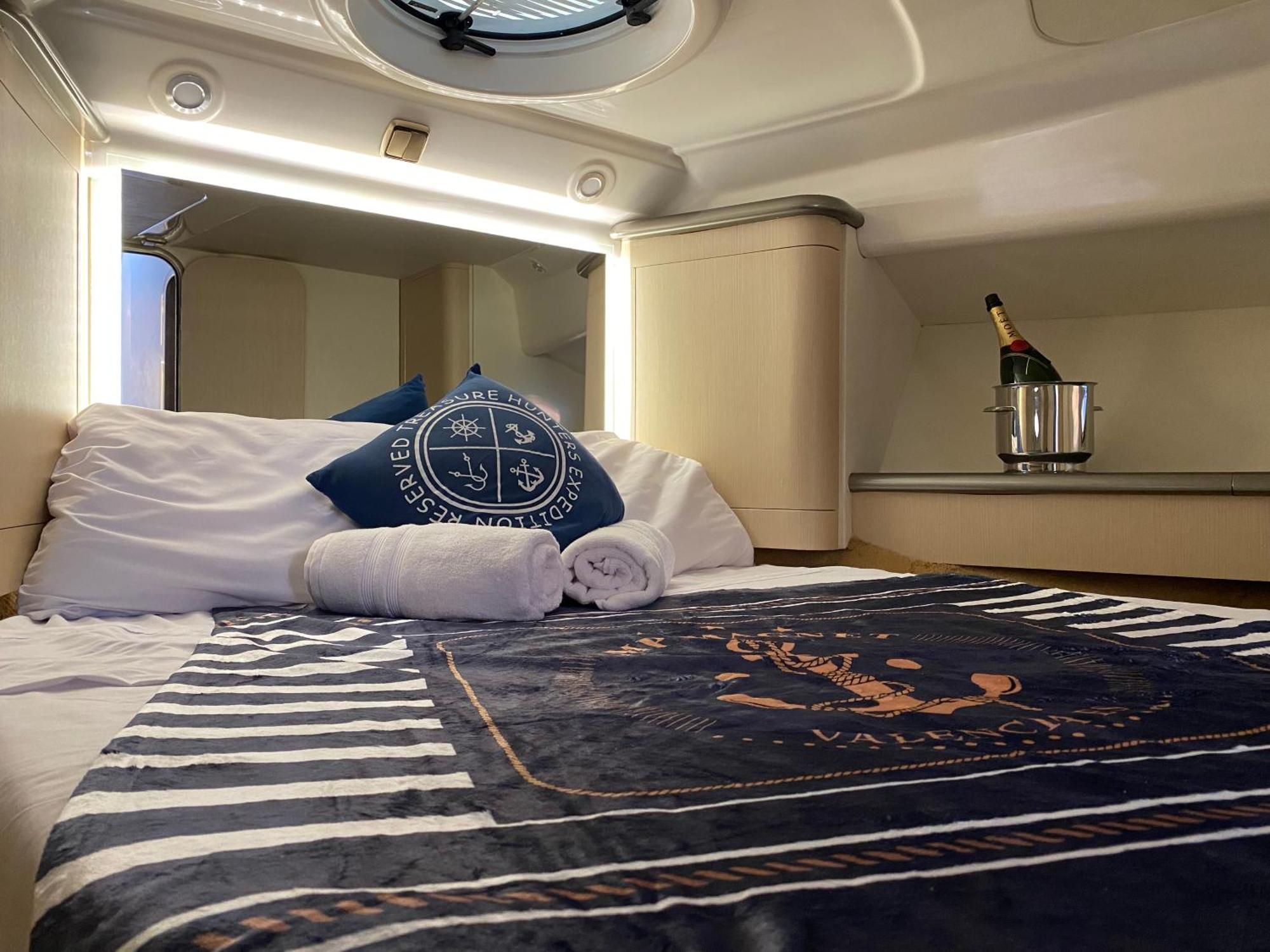 The Valencia Yacht Experience Hotell Exteriör bild