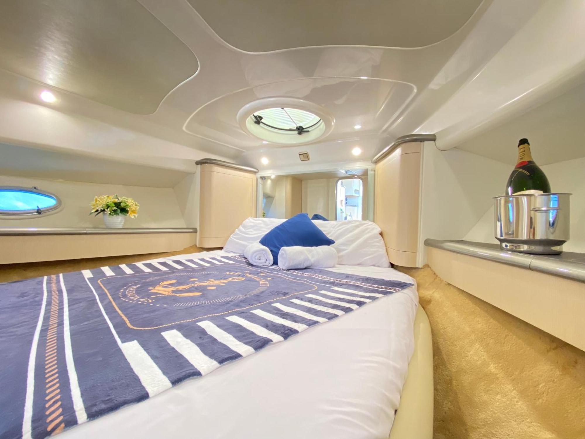 The Valencia Yacht Experience Hotell Exteriör bild