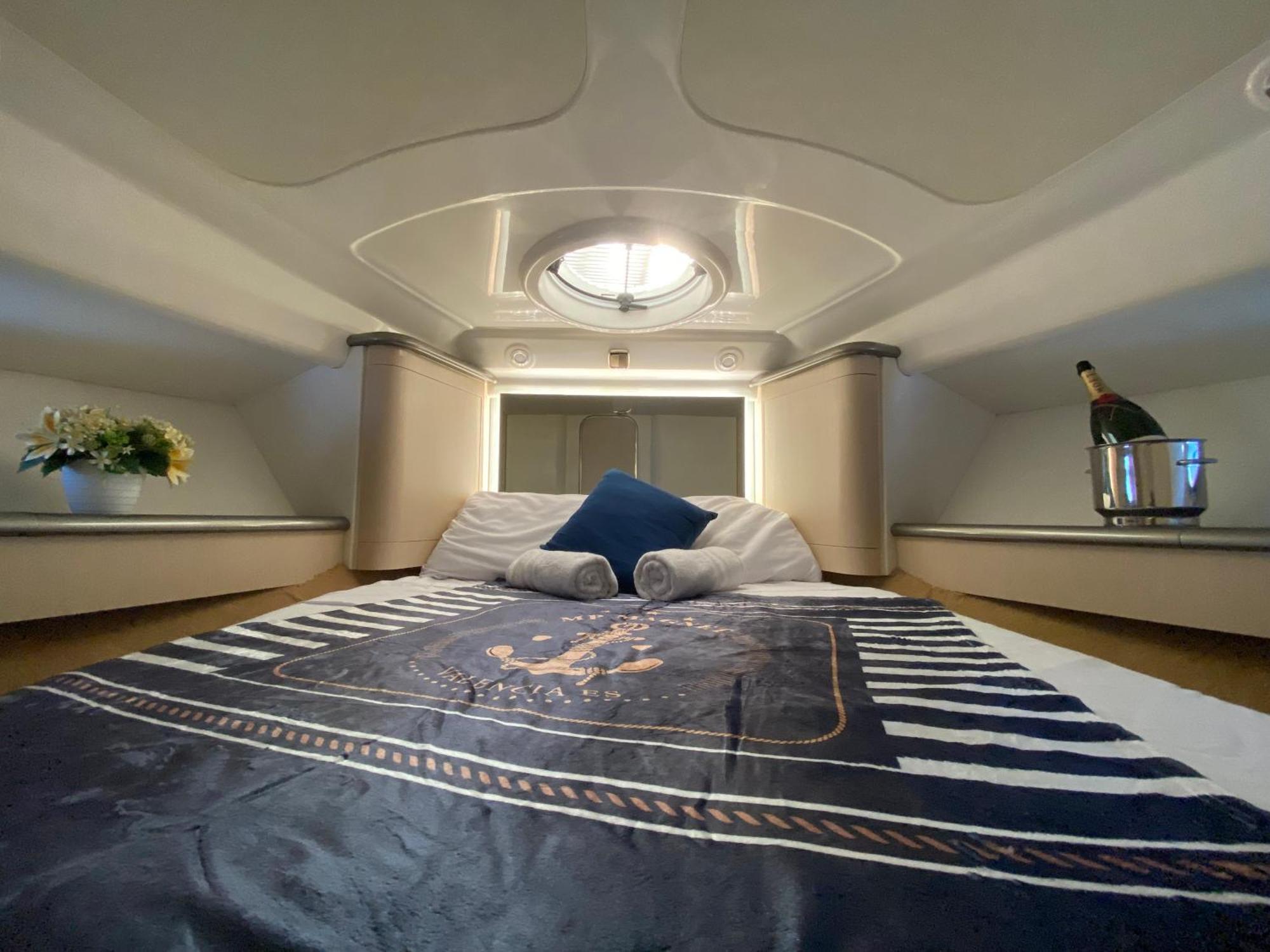 The Valencia Yacht Experience Hotell Exteriör bild